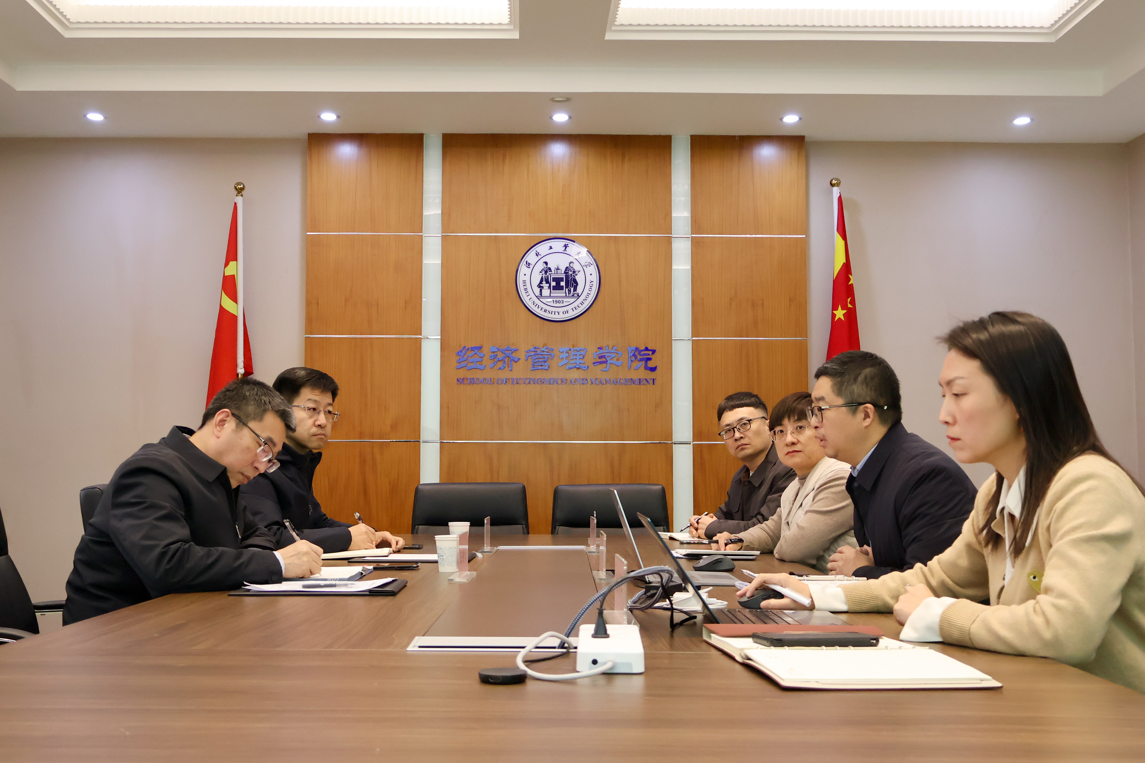 王利民莅临beat365官网指导工作 (2).jpg